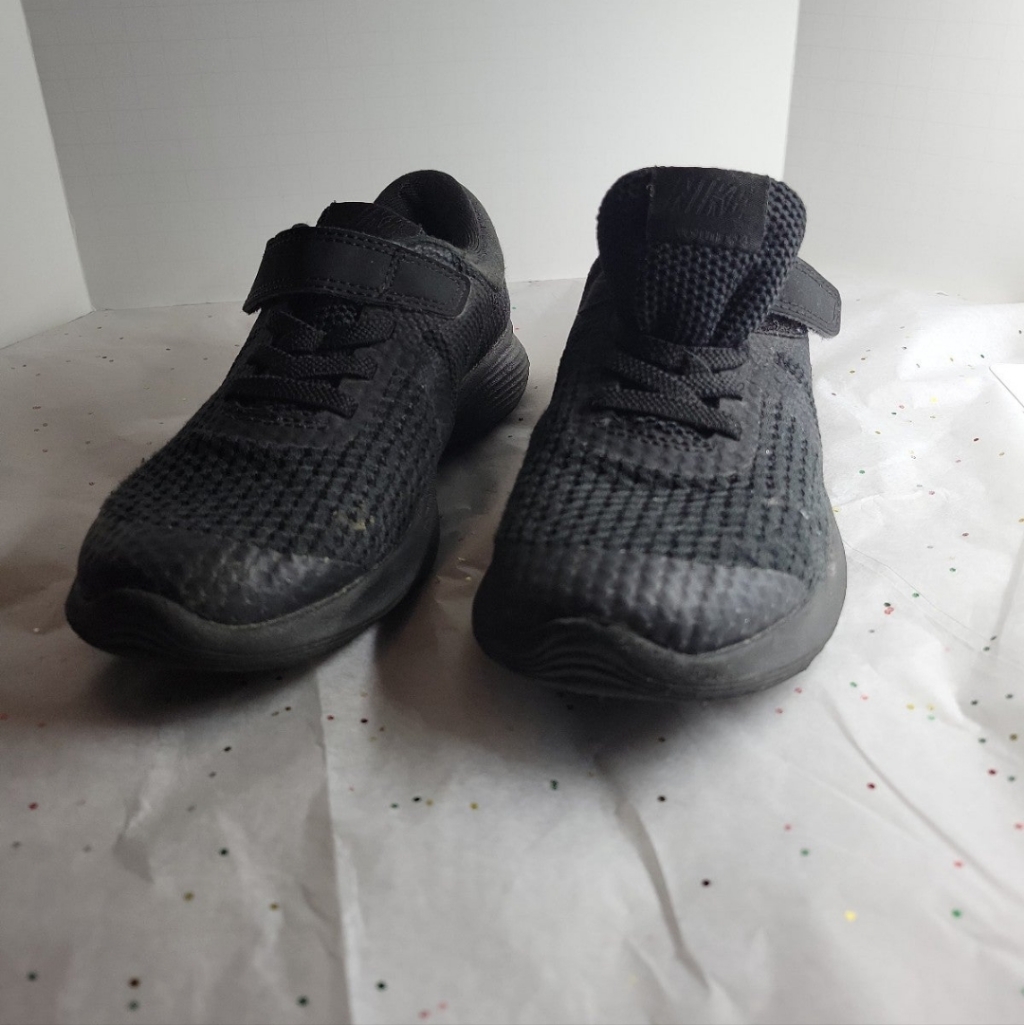 Nike Revolution